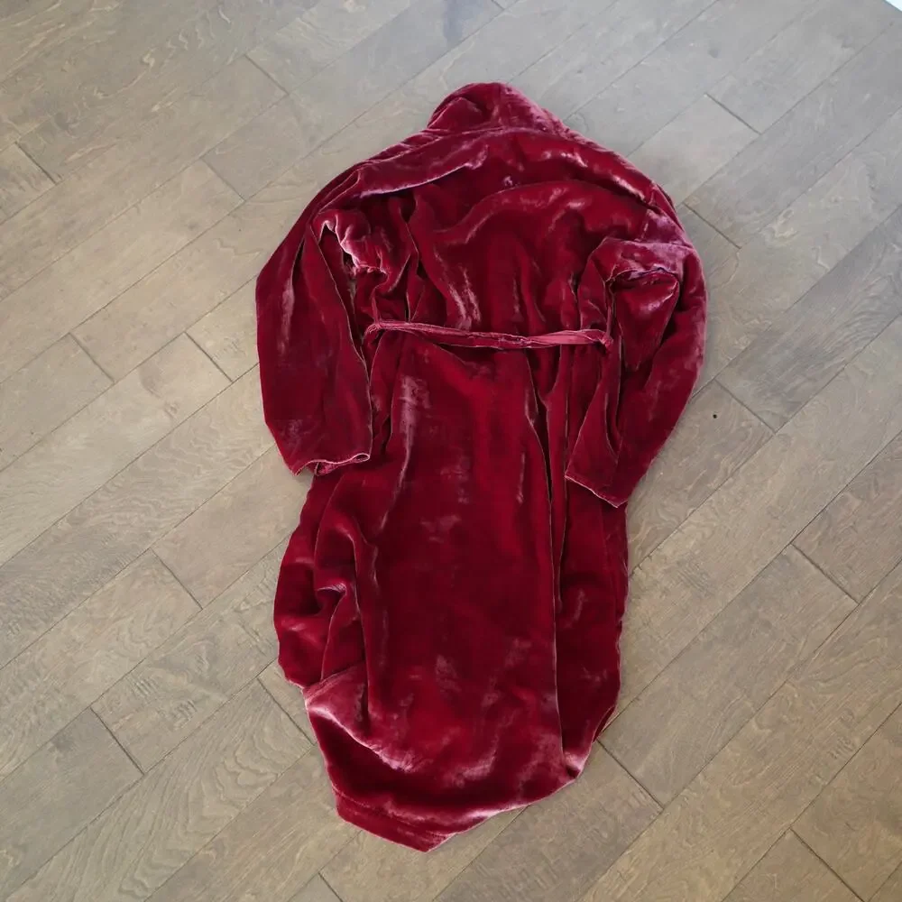 Giraffe At Home Long Sleeve Pullover Velvet Robe Maroon Womens OS